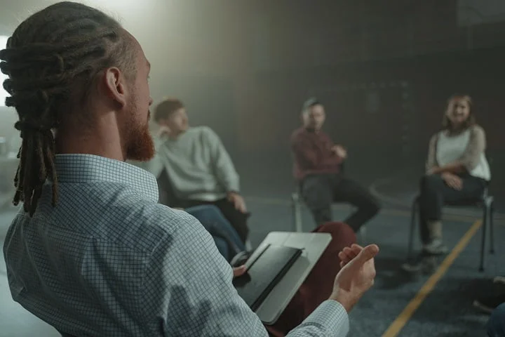 Group therapy at a drug and alcohol rehab in Cardiff